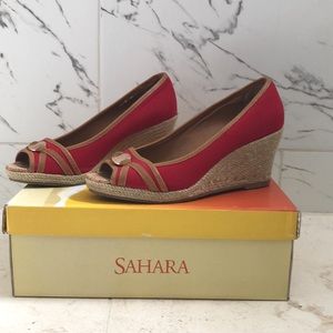 SAHARA red wedges, size 7